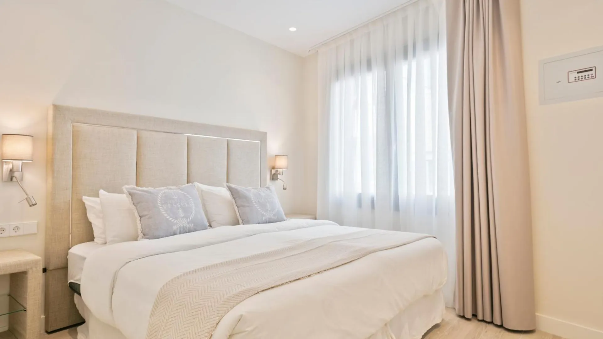 Апартаменты Sitges Spaces Urban Beach Flat- 3 Bedrooms, 3 Bathrooms, Huge Terrace, Near Beach