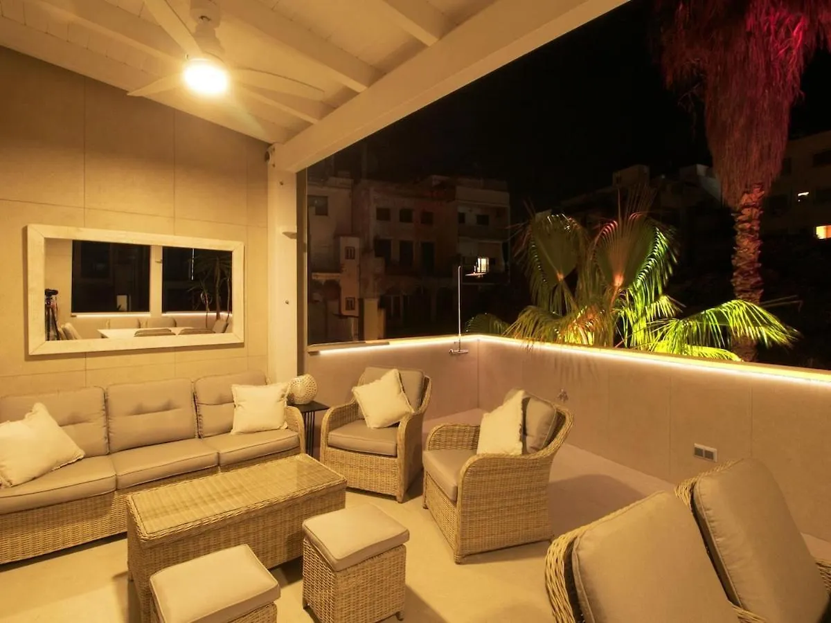 Апартаменты Sitges Spaces Urban Beach Flat- 3 Bedrooms, 3 Bathrooms, Huge Terrace, Near Beach