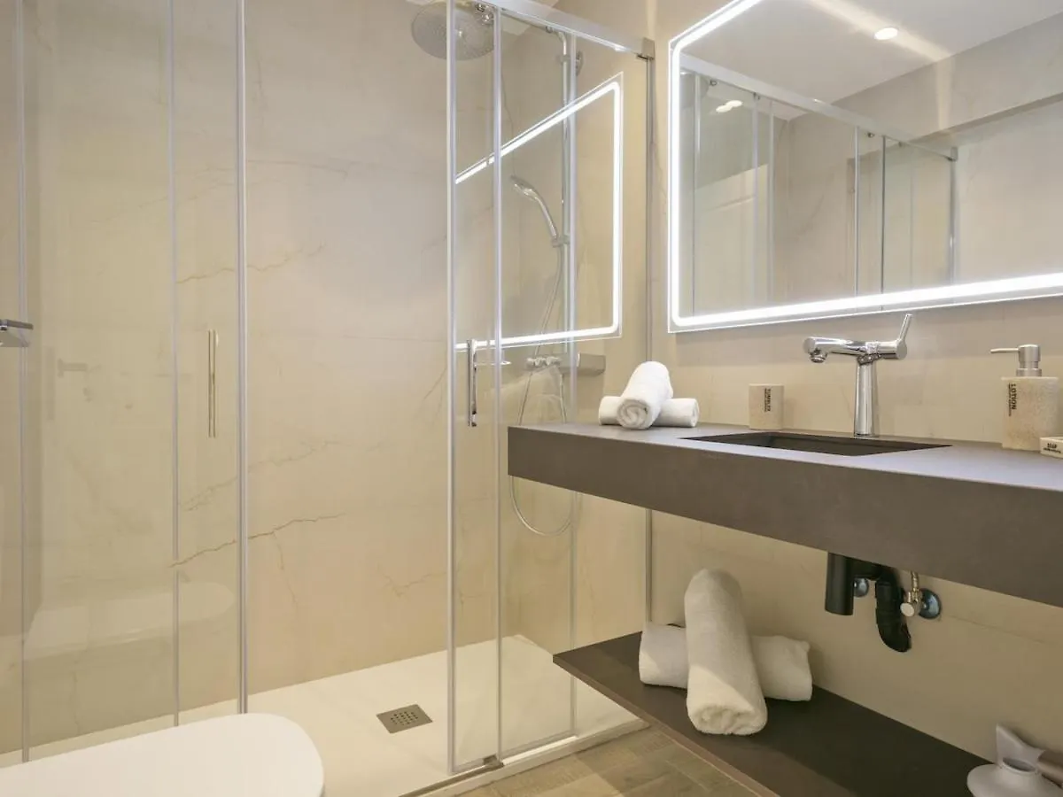 Sitges Spaces Urban Beach Flat- 3 Bedrooms, 3 Bathrooms, Huge Terrace, Near Beach Апартаменты